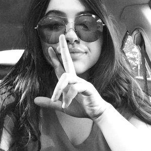 Meet your Posher, Celeste